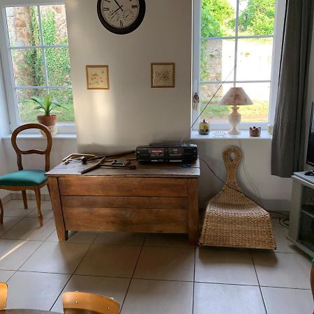 Busset Liages Situe Dans Le Bourbonnais 1 Chambres Lit Double Et Un Clic Clac Экстерьер фото