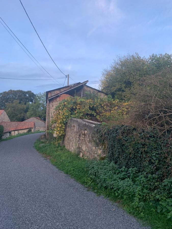 Busset Liages Situe Dans Le Bourbonnais 1 Chambres Lit Double Et Un Clic Clac Экстерьер фото