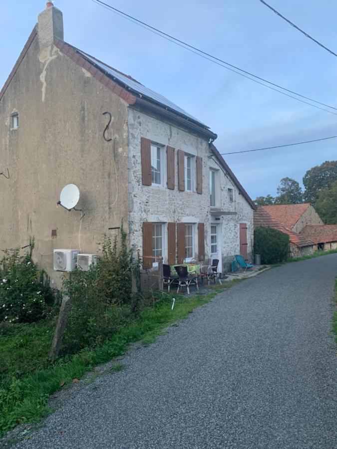 Busset Liages Situe Dans Le Bourbonnais 1 Chambres Lit Double Et Un Clic Clac Экстерьер фото